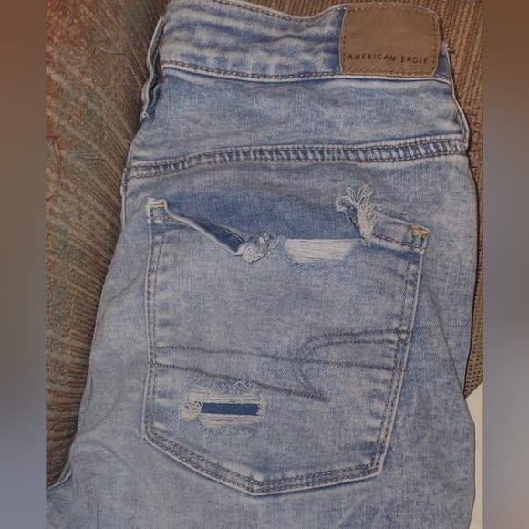 American Eagle Outfitters Destroyed Light Acid Wash Super Stretchy Jeans - Picture 14 of 15